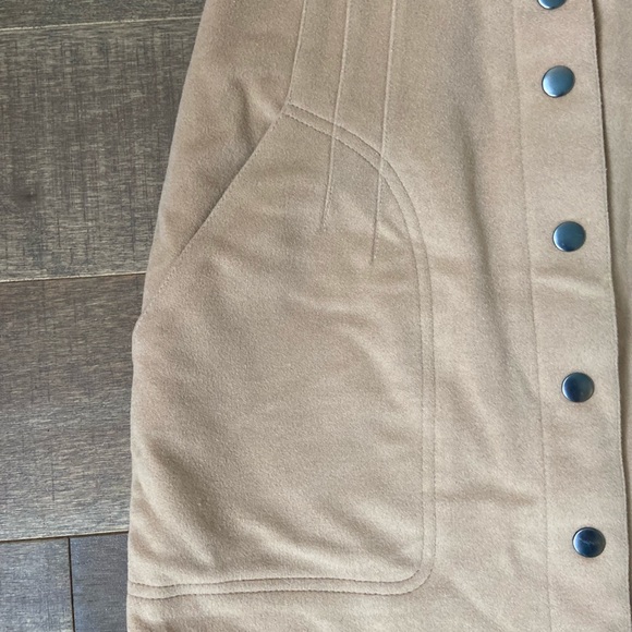 CLUB MONACO VIRGIN WOOL SNAP FRONT SKIRT. SIZE 0. - Picture 3 of 6